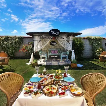 By Zeyno Butik 2* Alaçatı